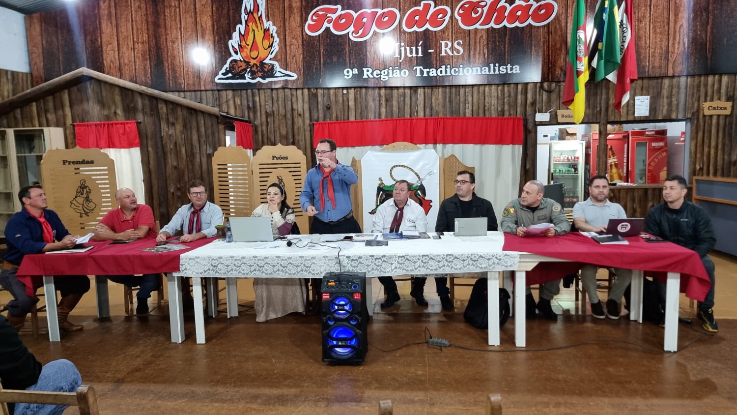 Foto 7: Reunião da ATQG sobre o Desfile Farroupilha